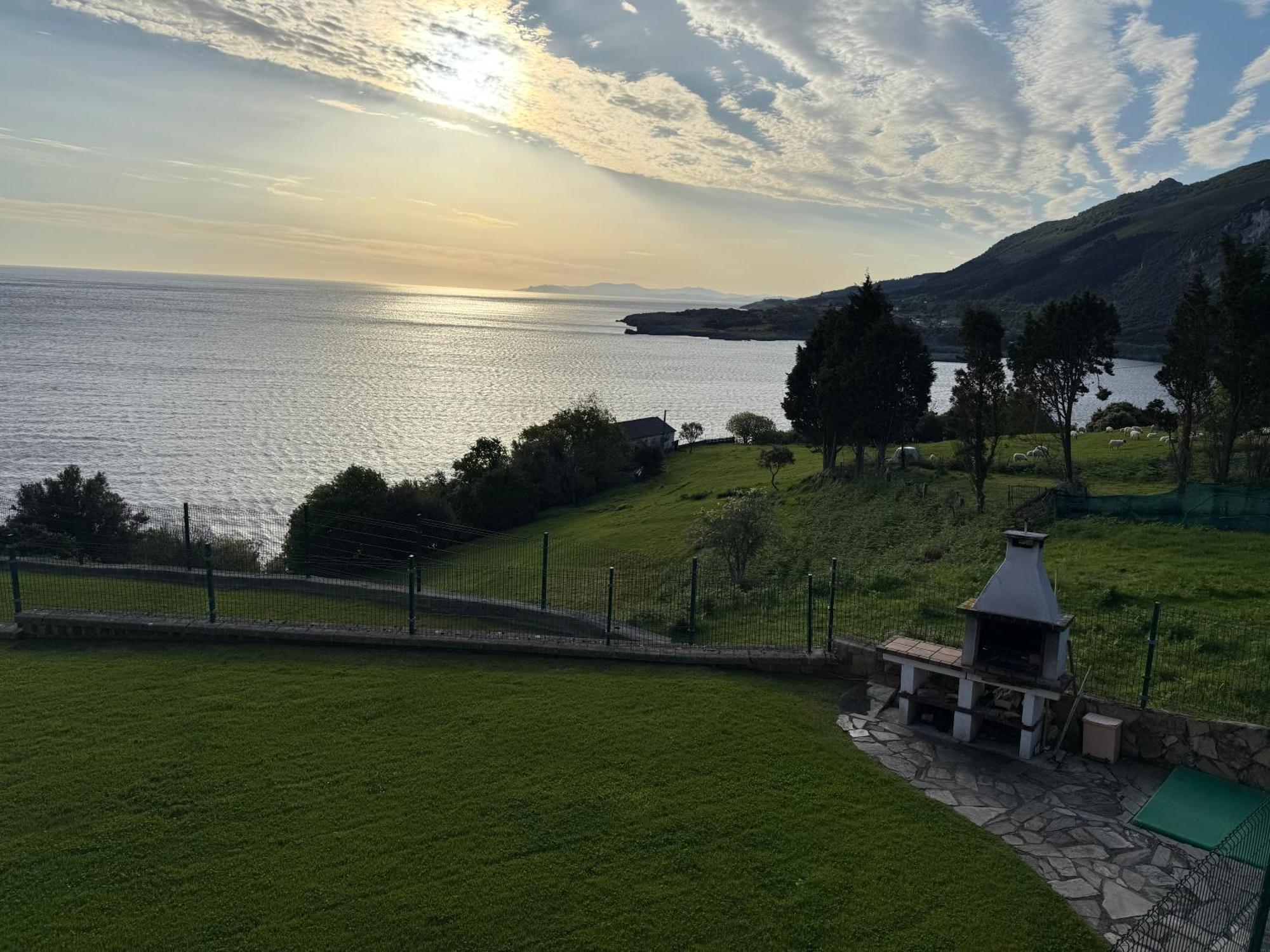 Villa La Ballena de Sonabia Orinon Esterno foto